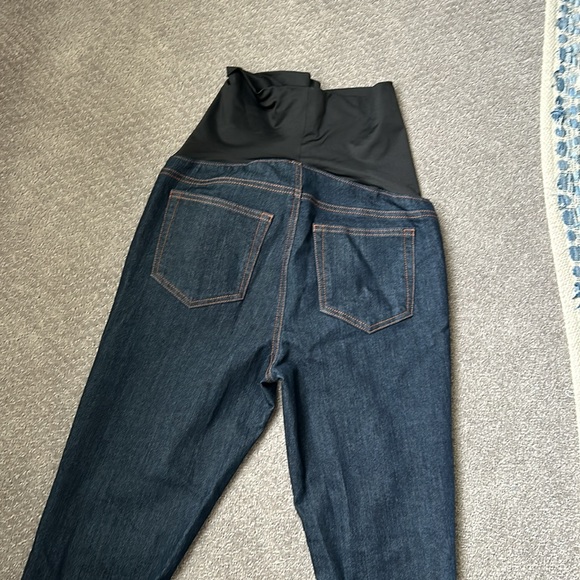 Brand new loft maternity jeans and linen top (size 4 and XS) - Picture 5 of 5